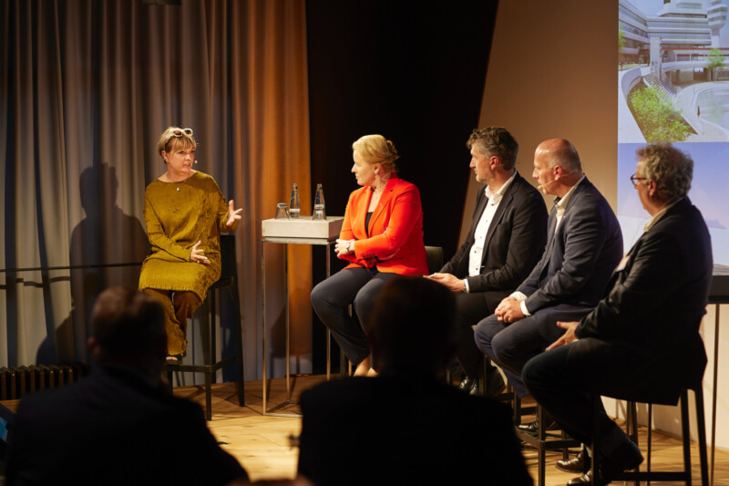 Gudrun Sack, Franziska Giffey, Frank Wolters, Kai Wegner und Alexander Voigt beim Parlamentarischen Abend.