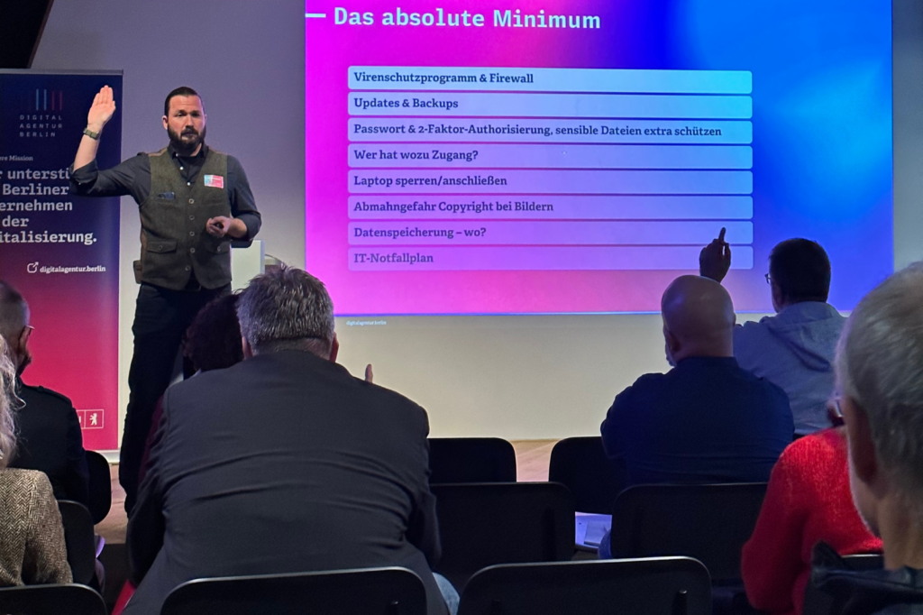 Präsentation der DAB zu Cybersicherheit.